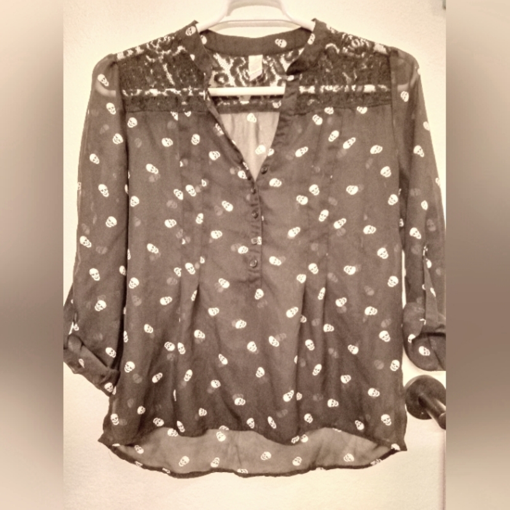Semi-Sheer Skull Tunic Blouse w/ Lace Size Medium